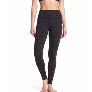 Alo Yoga High Waist Airbrush Legging Engineered Black Arches Medium @o
